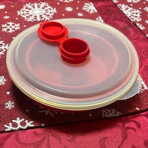 The Pampered Chef microwave popcorn maker